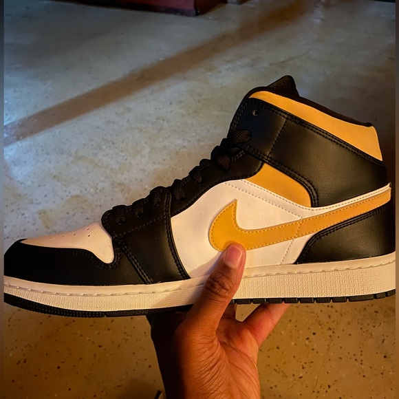 White Pollen Black Jordan 1 Sz 14 - Picture 2 of 3